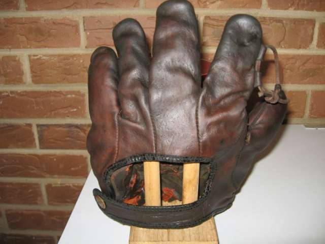 Pete Donohue Goldsmith 32 Back